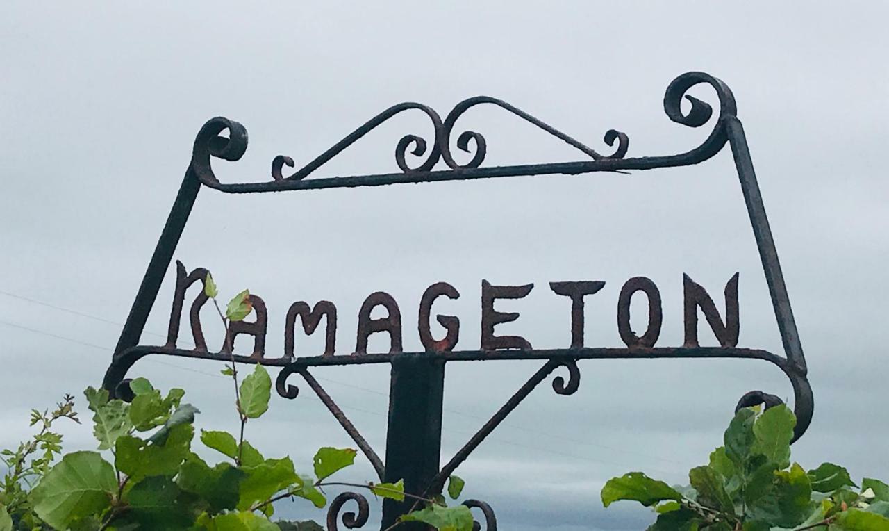 No 1 Ramageton At Carnell Estates Vila Hurlford Exterior foto